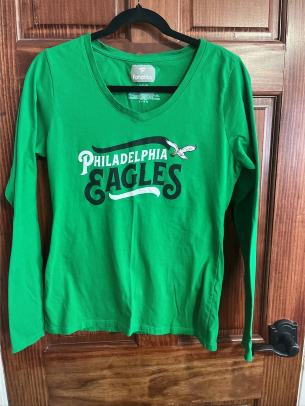 Fanatics Woman’s Philadelphia Eagles Long Sleeve V-Neck Tee - Kelly Green